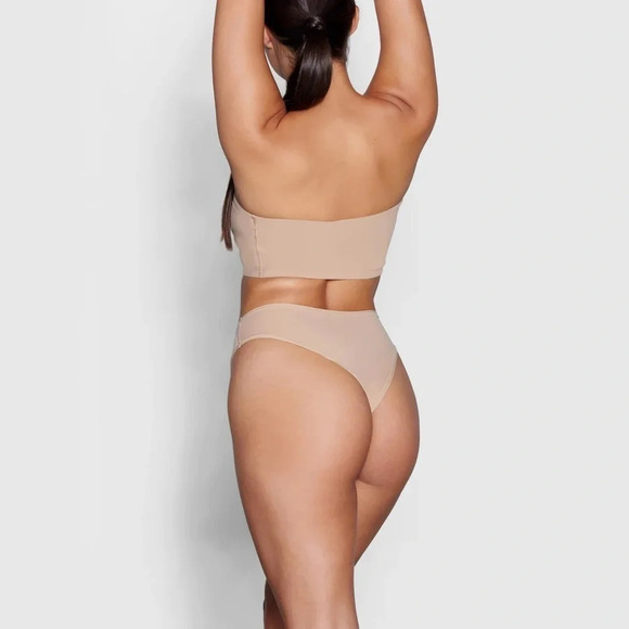 NWT Skims XXS Seamless Clay Bandeau Bra Bralette Fits Everybody Pull On New - Picture 2 of 5